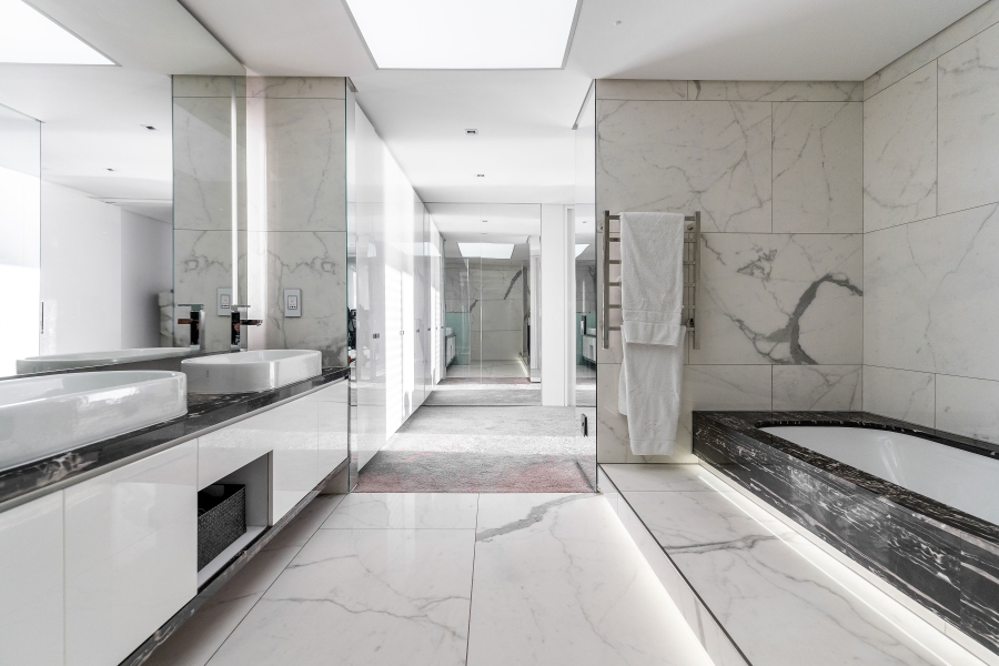 7 Bedroom Property for Sale in Clifton Western Cape